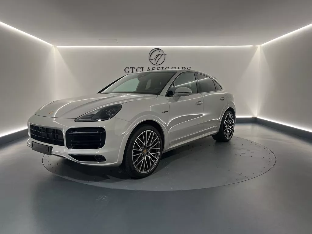 Vente occasion PORSCHE CAYENNE III COUPE 3.0 V6 462 E-HYBRID PLATINUM EDITION - Prix : 123900€ - GT CLASSIC Cars Roquebrune-sur-Argens